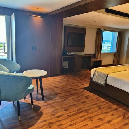 Ramee International Surat Hotel Ngoại thất bức ảnh