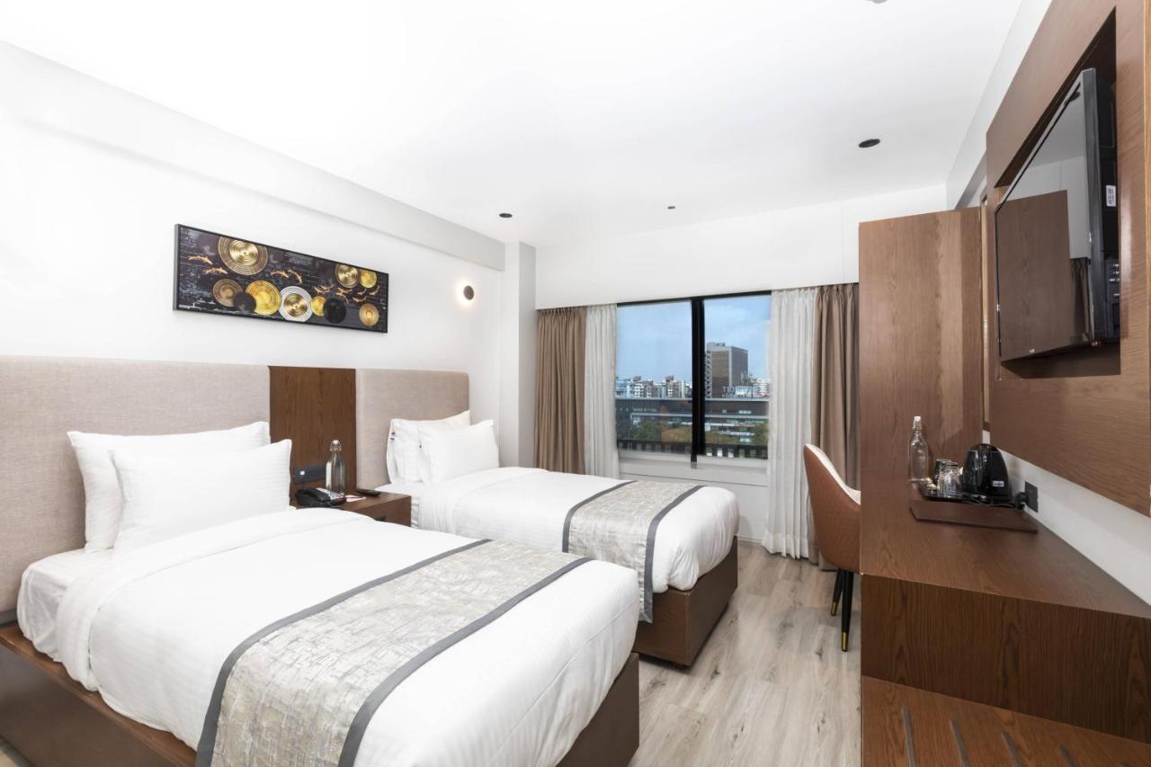 Ramee International Surat Hotel Ngoại thất bức ảnh