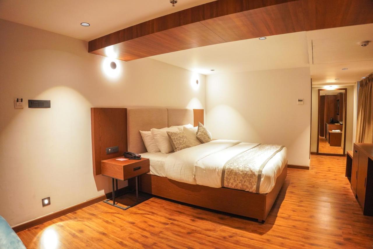 Ramee International Surat Hotel Ngoại thất bức ảnh