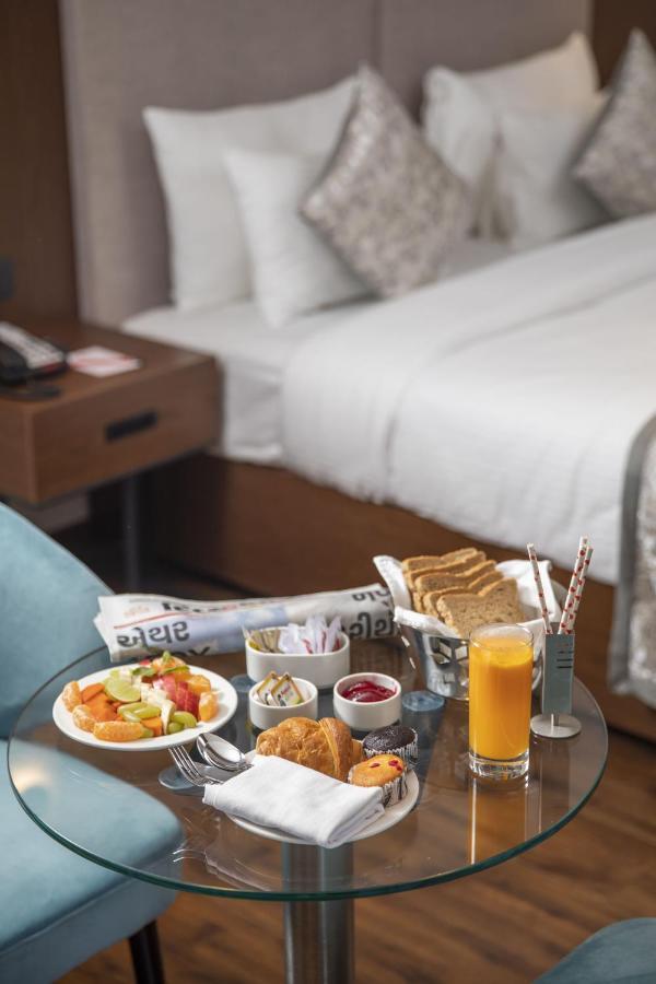 Ramee International Surat Hotel Ngoại thất bức ảnh