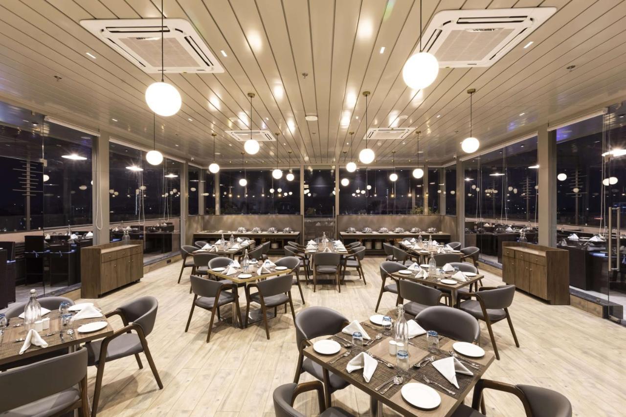 Ramee International Surat Hotel Ngoại thất bức ảnh