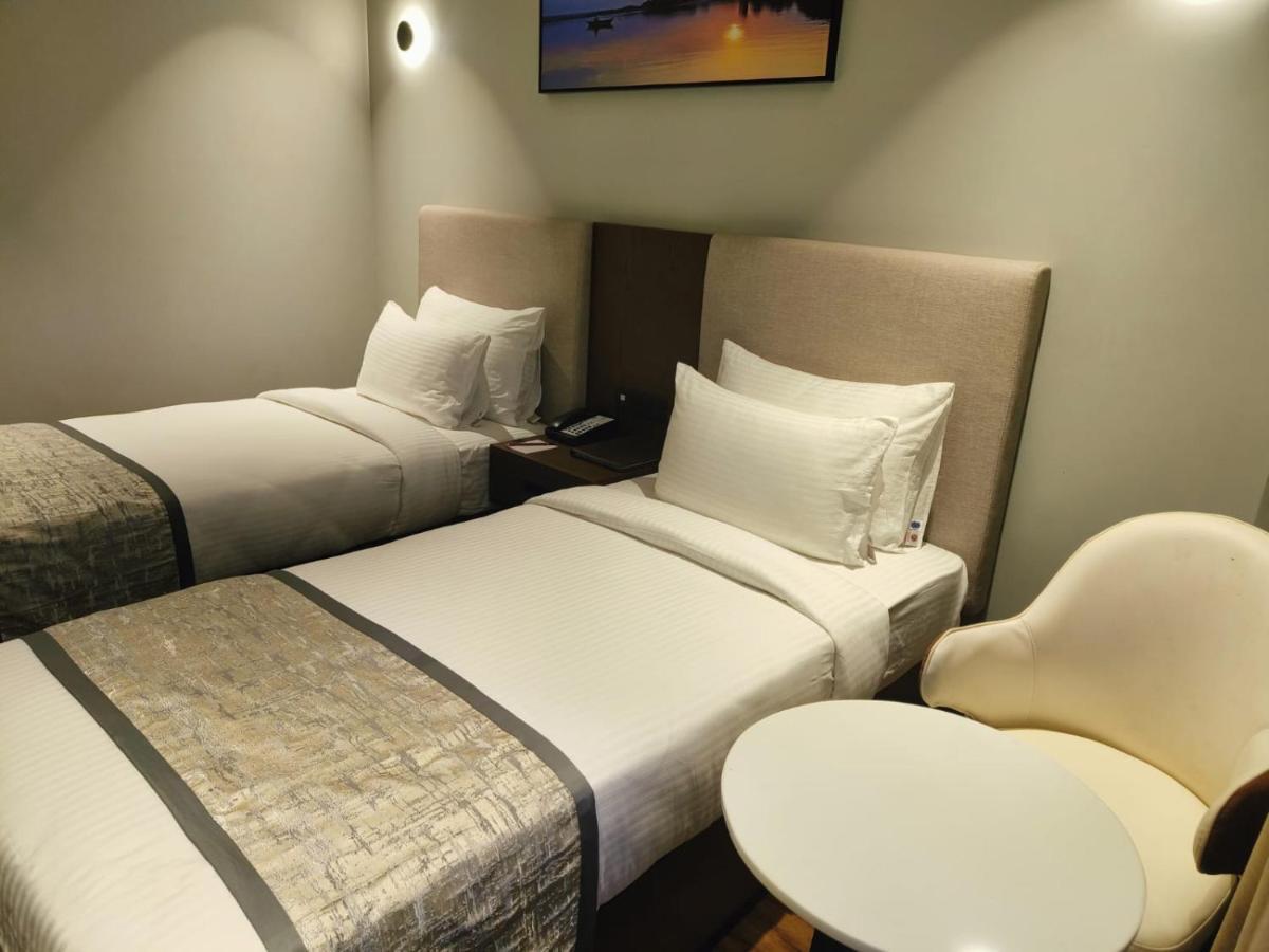 Ramee International Surat Hotel Ngoại thất bức ảnh