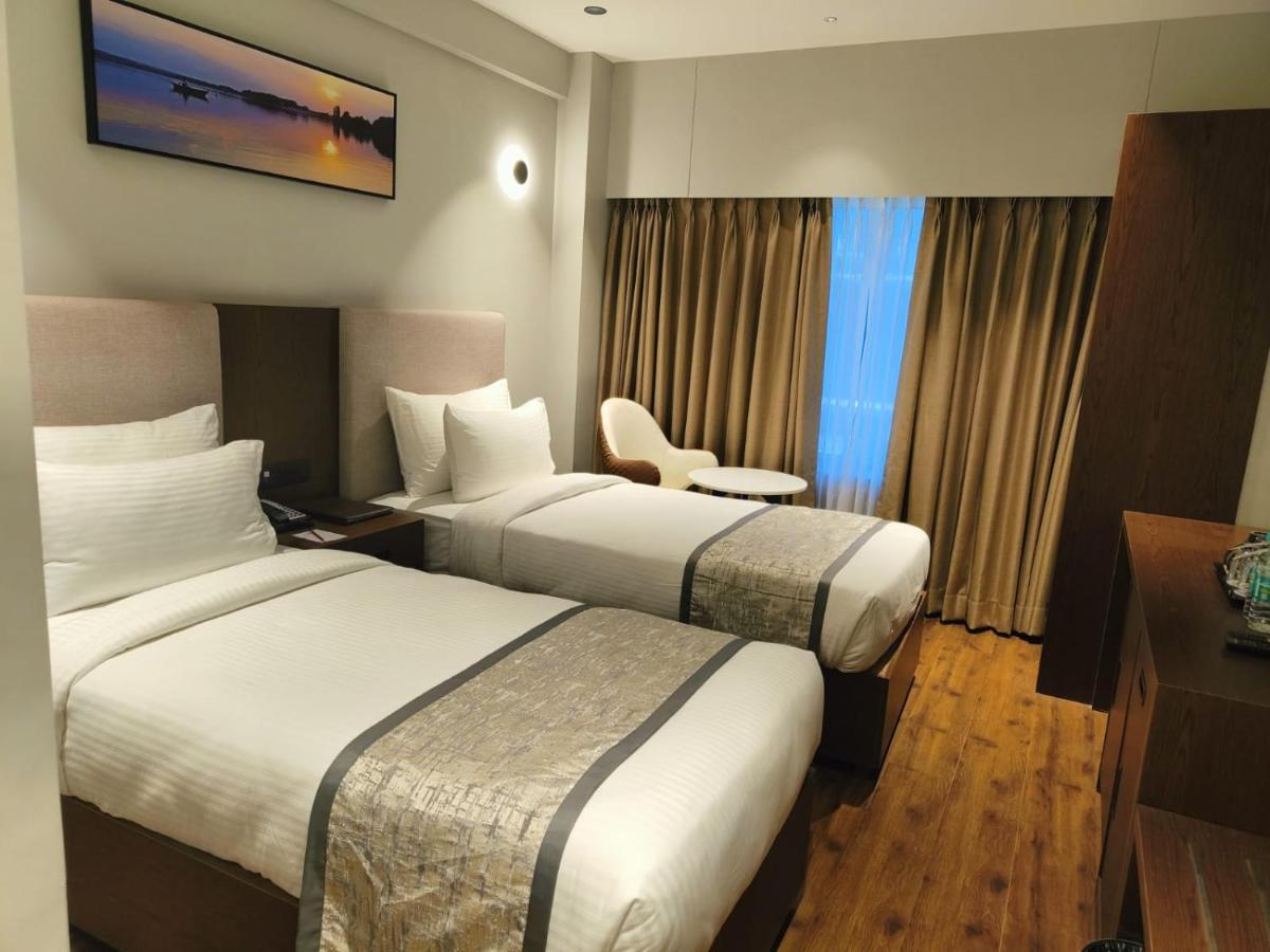 Ramee International Surat Hotel Ngoại thất bức ảnh