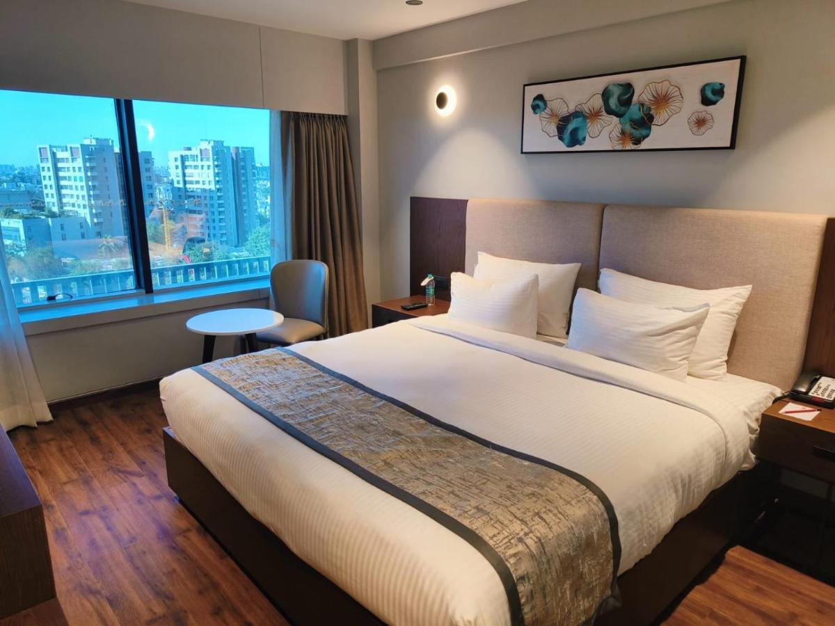 Ramee International Surat Hotel Ngoại thất bức ảnh