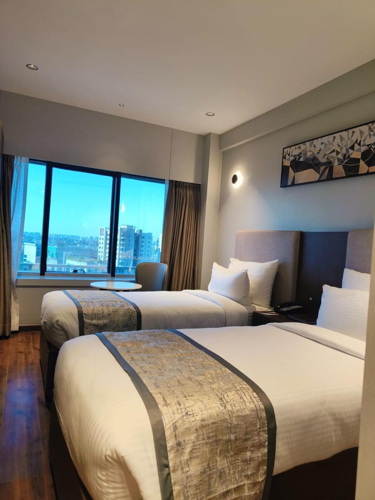 Ramee International Surat Hotel Ngoại thất bức ảnh